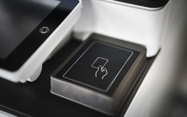 How Much Do You Tip a Robot? On the Moral Confusion of the Tipping Screen