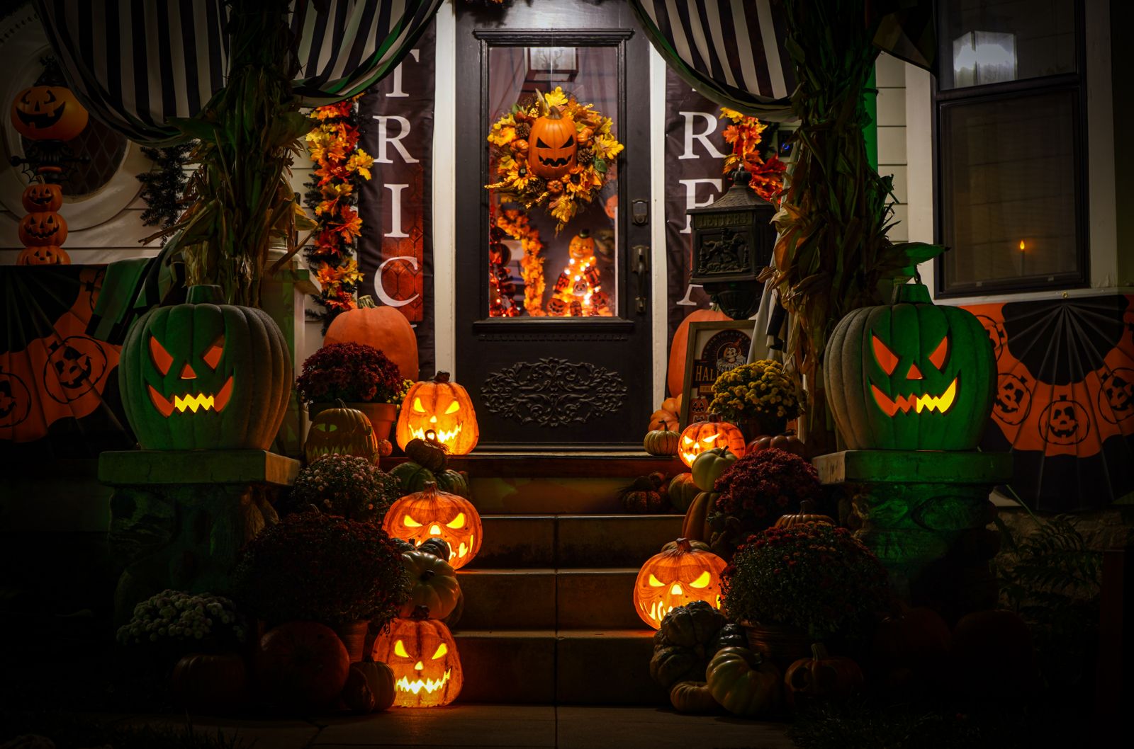 featured porch light Ethical Dogs The Porch Light: On Halloween and the Ethics of the Open Door
